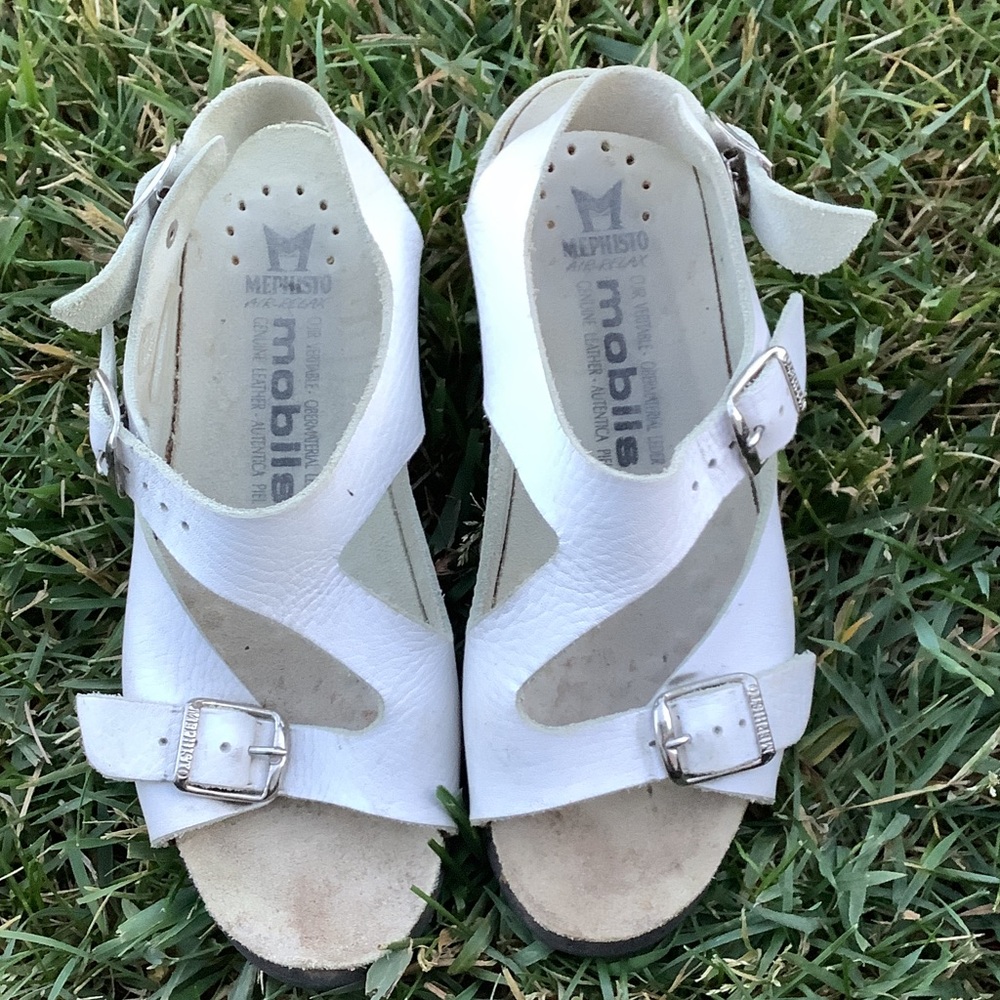 Mephisto Kids White and Beige Leather Buckle Sandals